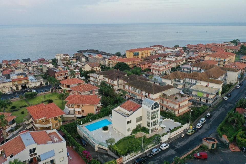 Aparthotel Path House - Etna & Sea View Riposto Exterior foto