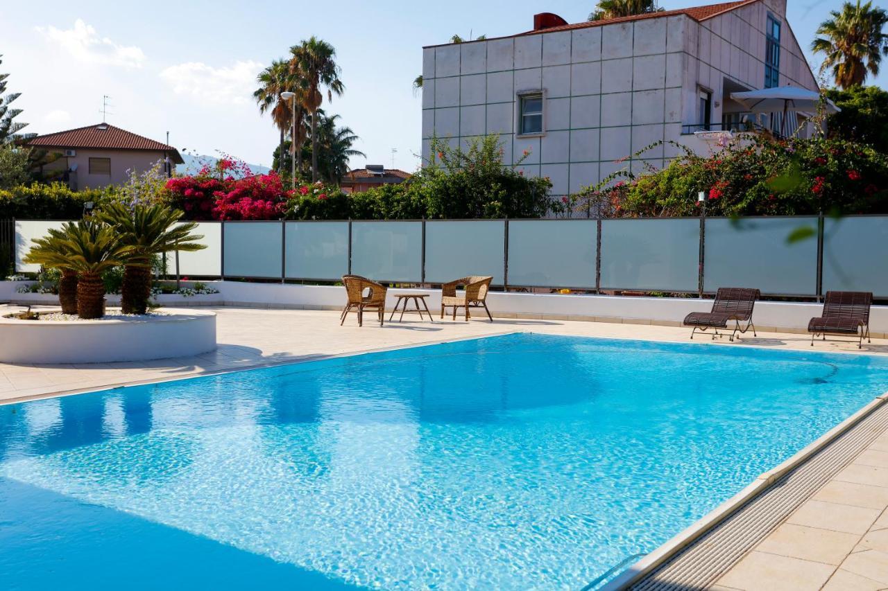 Aparthotel Path House - Etna & Sea View Riposto Exterior foto